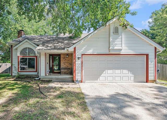 Property at 516 NW 41st St Terr Ct, Blue Springs, MO 64015, 3 beds, 2 baths