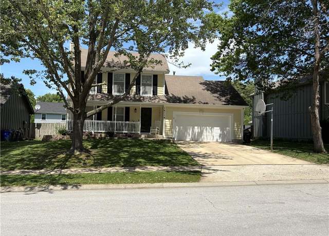 Property at 16116 W 126th St, Olathe, KS 66062, 4 beds, 2.5 baths