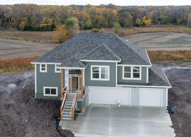 Property at 2532 N 111th Ct, Kansas City, KS 66109, 4 beds, 3 baths