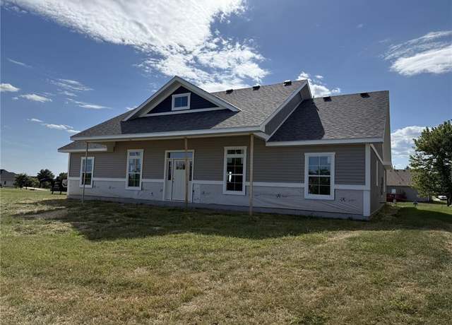 Property at 1212 S Walnut St, Cameron, MO 64429, 3 beds, 2 baths