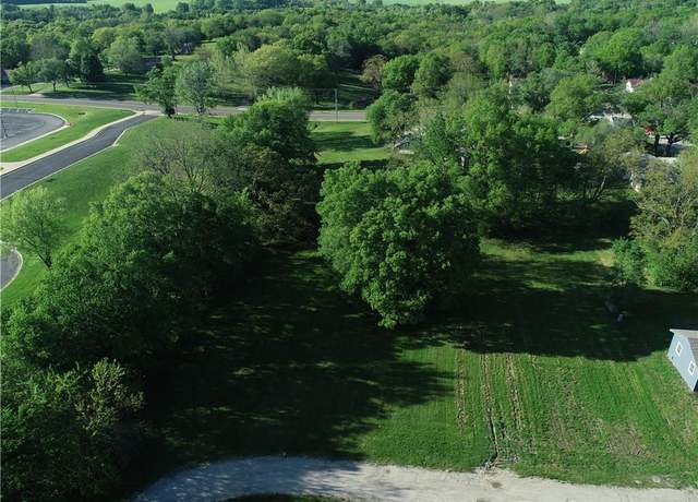 Property at 501 18th St, Osawatomie, KS 66064