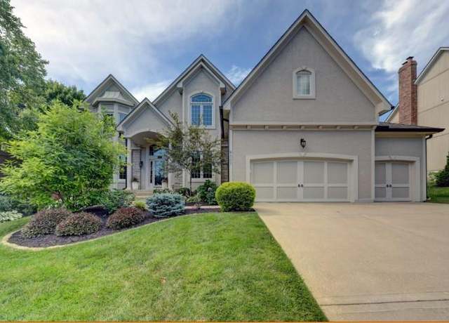 Property at 9307 W 146th St, Overland Park, KS 66221, 5 beds, 4.5 baths