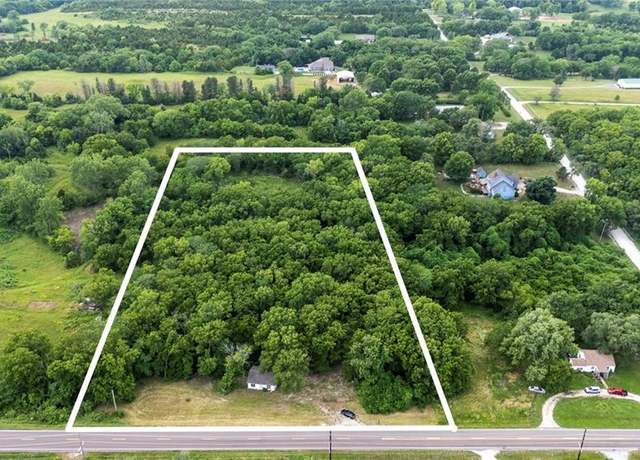 Property at 13525 N 158th St, Bonner Springs, KS 66012