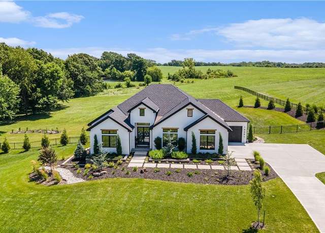 Property at 14291 Cattle Ranch Dr, Smithville, MO 64089, 4 beds, 3.5 baths