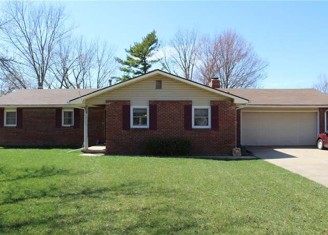 Property at 902 Meadowbrook West St, Iola, KS 66749, 5 beds, 3 baths