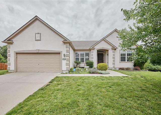 Property at 1721 NW 54th Ter, Kansas City, MO 64118, 3 beds, 3 baths