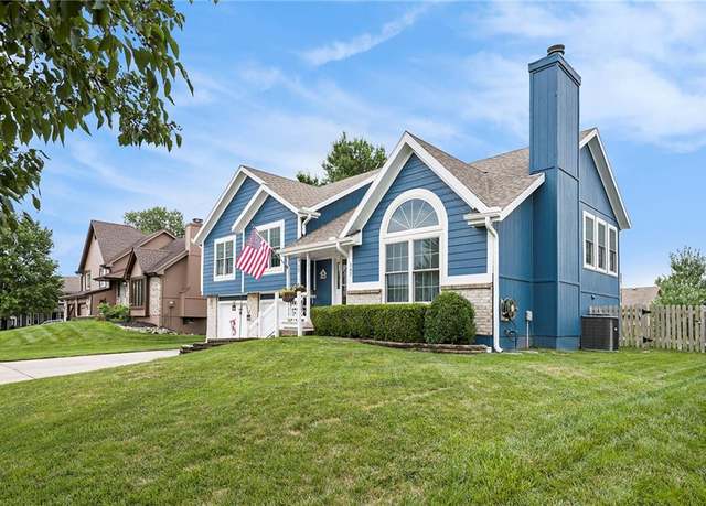 Property at 107 Amaryllis Cir, Smithville, MO 64089, 3 beds, 3 baths