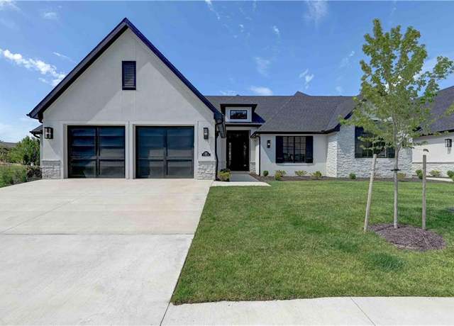 Property at 3912 W 85th St St, Prairie Village, KS 66206, 3 beds, 3 baths