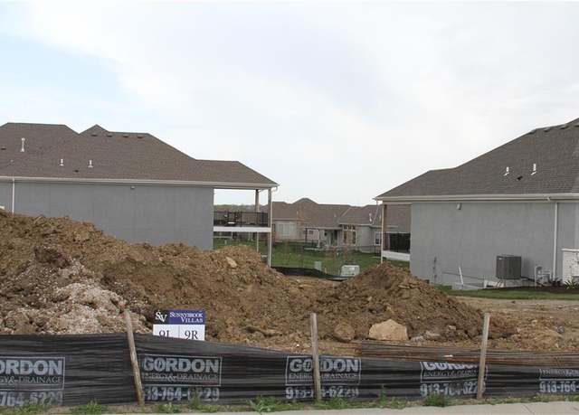 Property at 11598 S Millridge St, Olathe, KS 66061, 4 beds, 3 baths