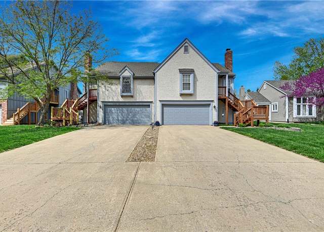 Property at 11316 W 112th Ter, Overland Park, KS 66210, 3 beds, 3 baths