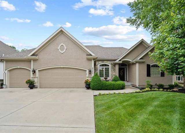 Property at 9521 NE 89th St, Kansas City, MO 64157, 4 beds, 3 baths