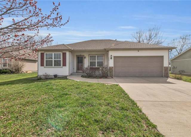 Property at 809 Hollis Ave, Belton, MO 64012, 4 beds, 2 baths
