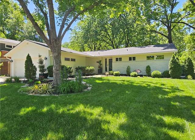Property at 5929 W 78th St, Prairie Village, KS 66208, 3 beds, 2.5 baths