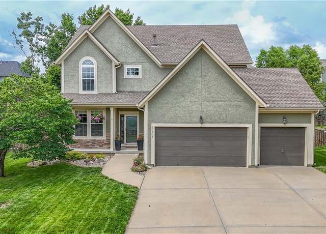 Property at 24104 W 80th St, Lenexa, KS 66227, 5 beds, 3.5 baths