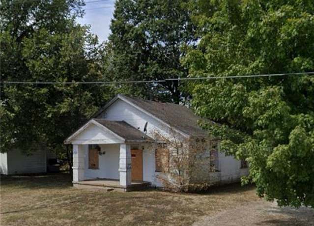 Property at 304 S High St, Windsor, MO 65360