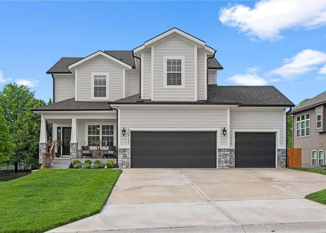 Property at 20711 W 49th St, Shawnee, KS 66218, 5 beds, 3.5 baths