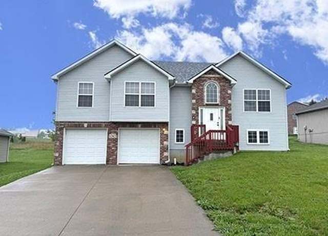 Property at 1242 Cypress Ct, Warrensburg, MO 64093, 4 beds, 3 baths