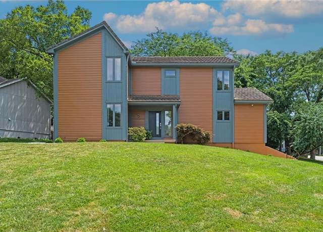 Property at 16219 W 136th St, Olathe, KS 66062, 4 beds, 2.5 baths