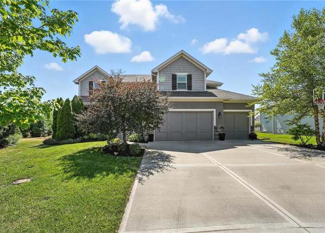Property at 16406 S Loiret St, Olathe, KS 66062, 5 beds, 4 baths