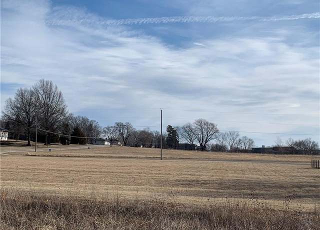 Property at 2105 Vilas St, Leavenworth, KS 66048