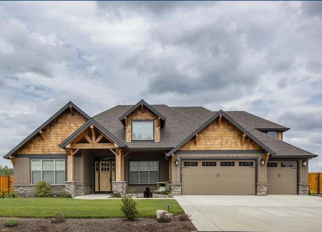 Property at 2017 Vilas St, Leavenworth, KS 66048, 4 beds, 2.5 baths