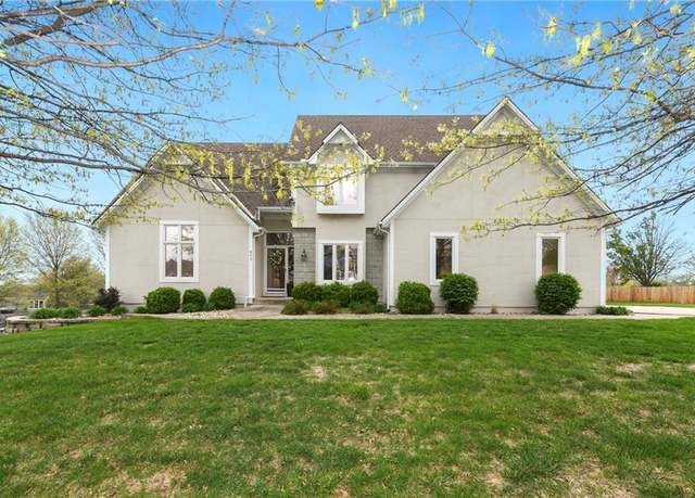 Property at 609 Horizon Pkwy, Raymore, MO 64083, 4 beds, 4.5 baths