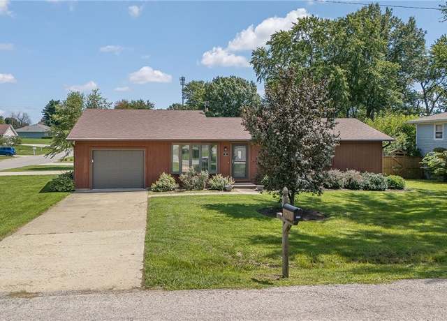 Property at 611 N 2nd St, Savannah, MO 64485, 3 beds, 1 bath