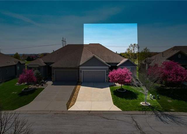 Property at 19703 W 100th Ter, Lenexa, KS 66220, 3 beds, 3.5 baths