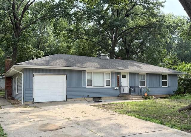 Property at 8811 E 84th St, Raytown, MO 64138, 3 beds, 2 baths