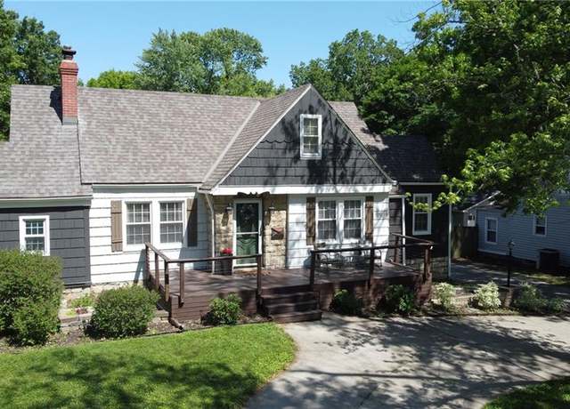 Property at 5725 Hadley St, Merriam, KS 66202, 4 beds, 2 baths