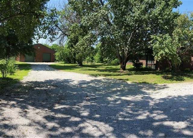Property at 29860 Cedar Niles Rd, Paola, KS 66071, 4 beds, 2.5 baths