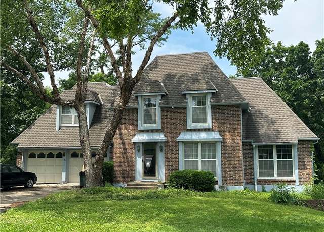 Property at 17428 W 70th St, Shawnee, KS 66217, 4 beds, 2.5 baths