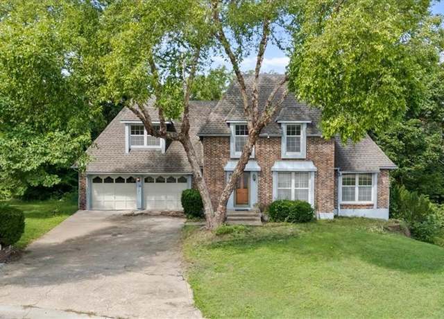 Property at 17428 W 70th St, Shawnee, KS 66217, 4 beds, 2.5 baths