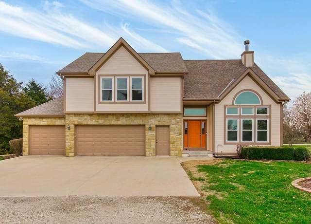 Property at 904 E 1900 Rd, Eudora, KS 66025, 4 beds, 3 baths