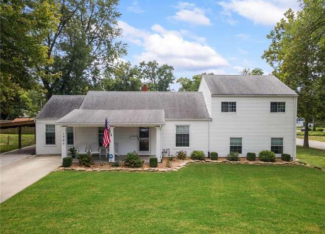 Property at 1305 W 29th St, Independence, MO 64052, 4 beds, 2 baths