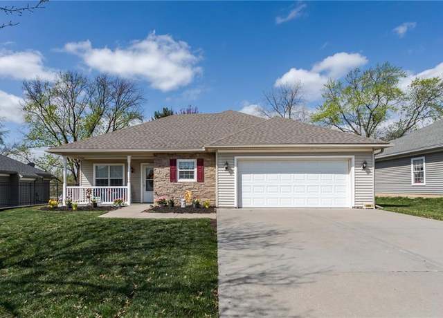 Property at 2204 N 114th Ter, Kansas City, KS 66109, 2 beds, 2 baths