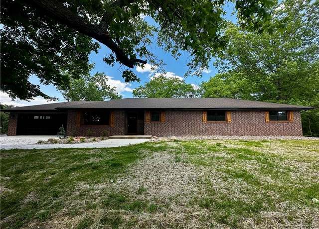 Property at 909 Bell Dr, Excelsior Springs, MO 64024, 3 beds, 3 baths