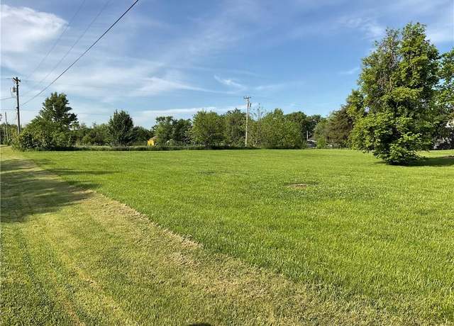 Property at 214 Hayes St, Pomona, KS 66076