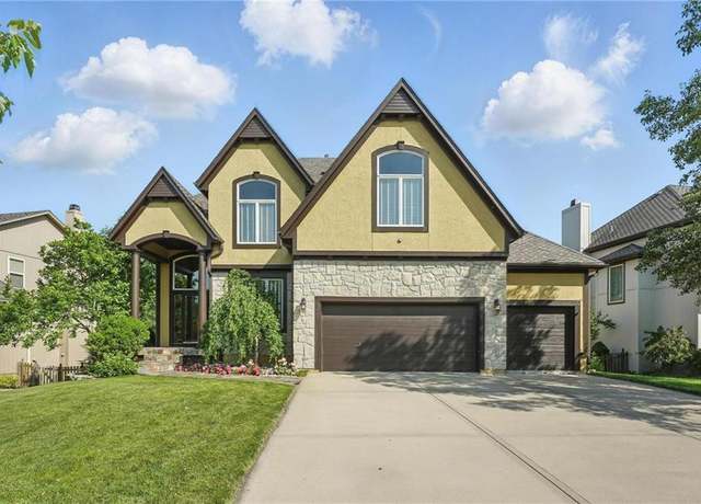 Property at 7407 W 145 Ter, Overland Park, KS 66223, 4 beds, 4.5 baths
