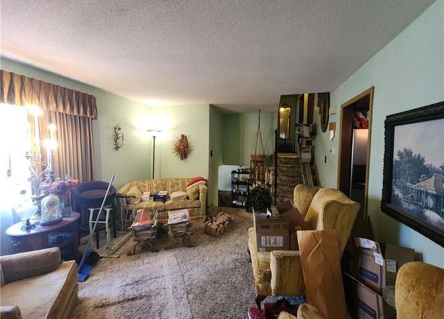 Property at 6901 E 127th Ter, Grandview, MO 64030, 3 beds, 2.5 baths