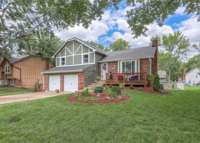 Property at 2108 E Sleepy Hollow Dr, Olathe, KS 66062, 3 beds, 2.5 baths