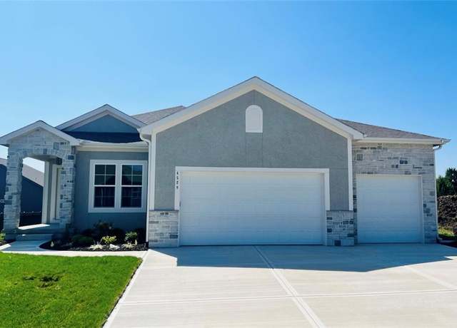 Property at 4528 SW Berkshire Dr, Lee's Summit, MO 64083, 4 beds, 3 baths