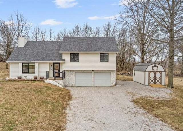 Property at 13971 Huntington Ln, Leavenworth, KS 66048, 3 beds, 2.5 baths