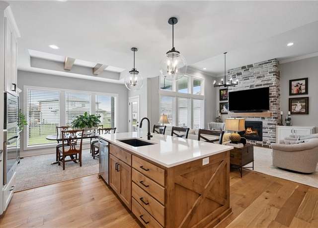Property at 9260 Saddletop St, Lenexa, KS 66227, 4 beds, 3.5 baths