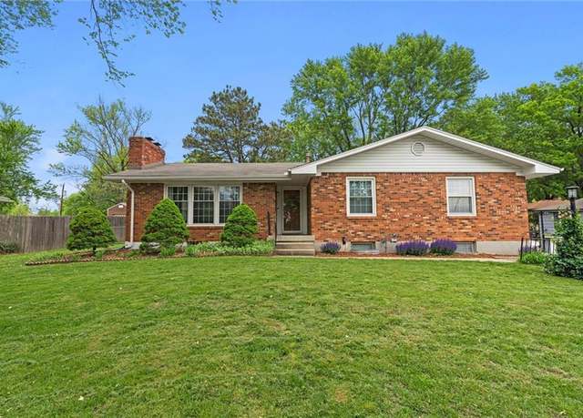 Property at 2823 Berry Ln, Independence, MO 64057, 3 beds, 2 baths