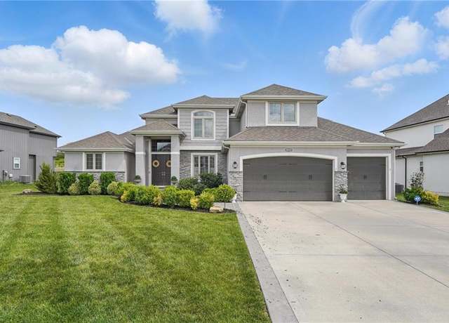 Property at 8833 N Crescent Ave, Kansas City, MO 64157, 5 beds, 4.5 baths