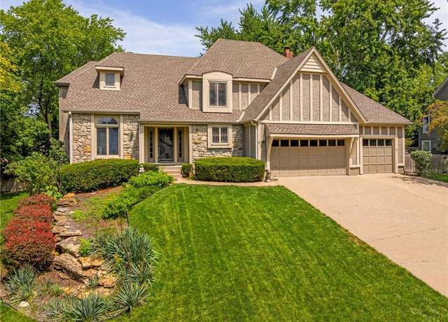 Property at 4444 W 130 Ter, Leawood, KS 66209, 4 beds, 4.5 baths
