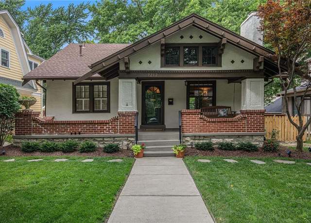 Property at 7212 Madison Ave, Kansas City, MO 64114, 3 beds, 2 baths