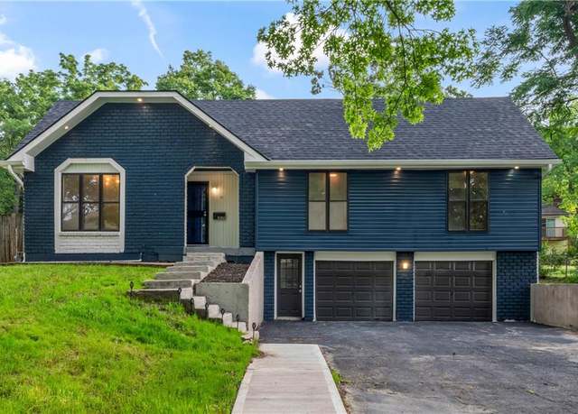 Property at 10312 W 48th Ter, Shawnee, KS 66203, 5 beds, 3.5 baths