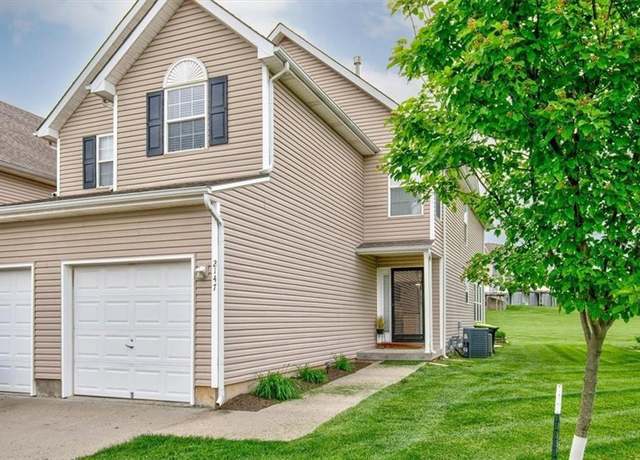 Property at 2147 SW Rambling Vine Rd, Lee's Summit, MO 64082, 3 beds, 2.5 baths